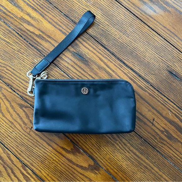 Lululemon black double pocket wallet wristlet - Picture 6 of 8